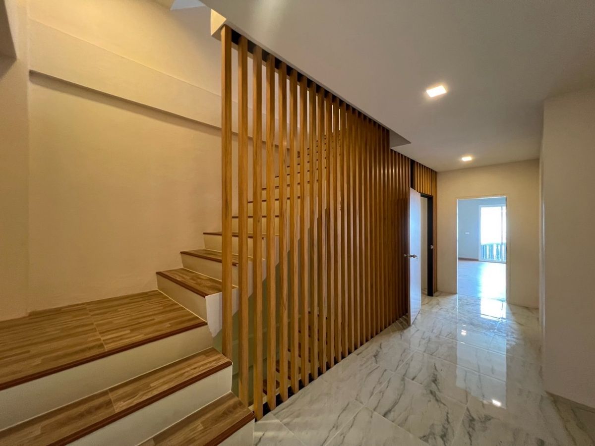 ให้เช่าโฮมออฟฟิศสาทร นราธิวาส : ปล่อยเช่า Home Office เย็นอากาศ - นางลิ้นจี่ สาทร , ใกล้ทางด่วน ถนนเชื้อเพลิง พระราม 4 สุขุมวิท 21