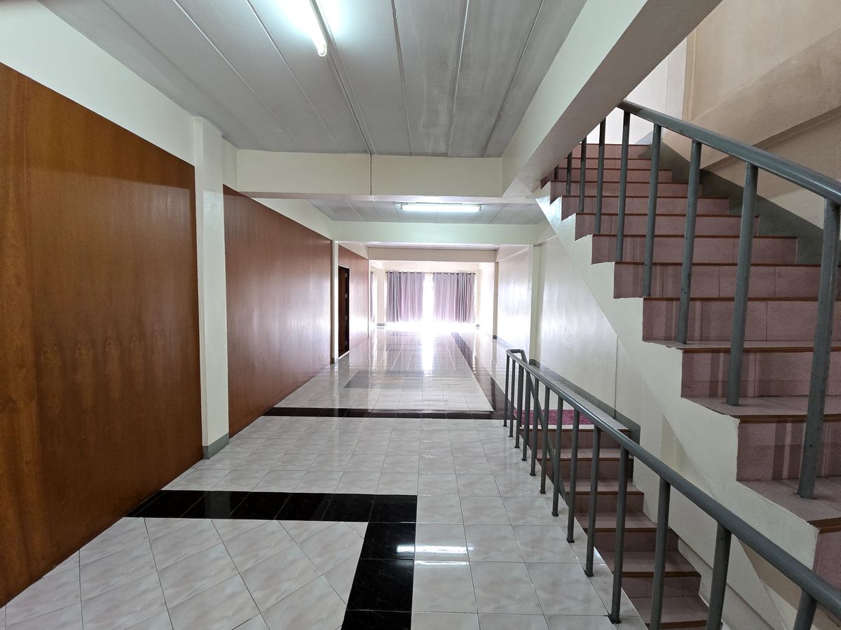 For SaleShop HouseMahachai Samut Sakhon : Sell ​​4 -story commercial building, 4th floor, 2 mezzanine, 2 buildings