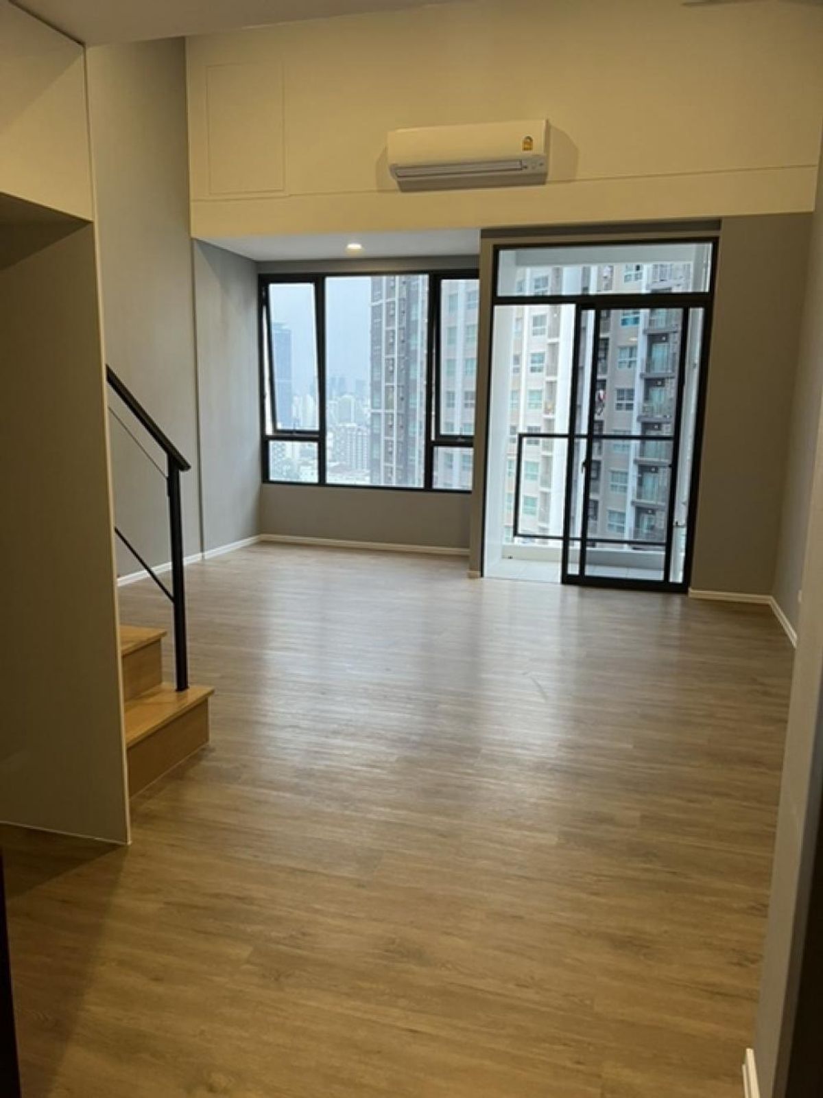 ขายคอนโดพระราม 9 เพชรบุรีตัดใหม่ RCA : Landmark @MRTA Station (Siamese Rama 9) 