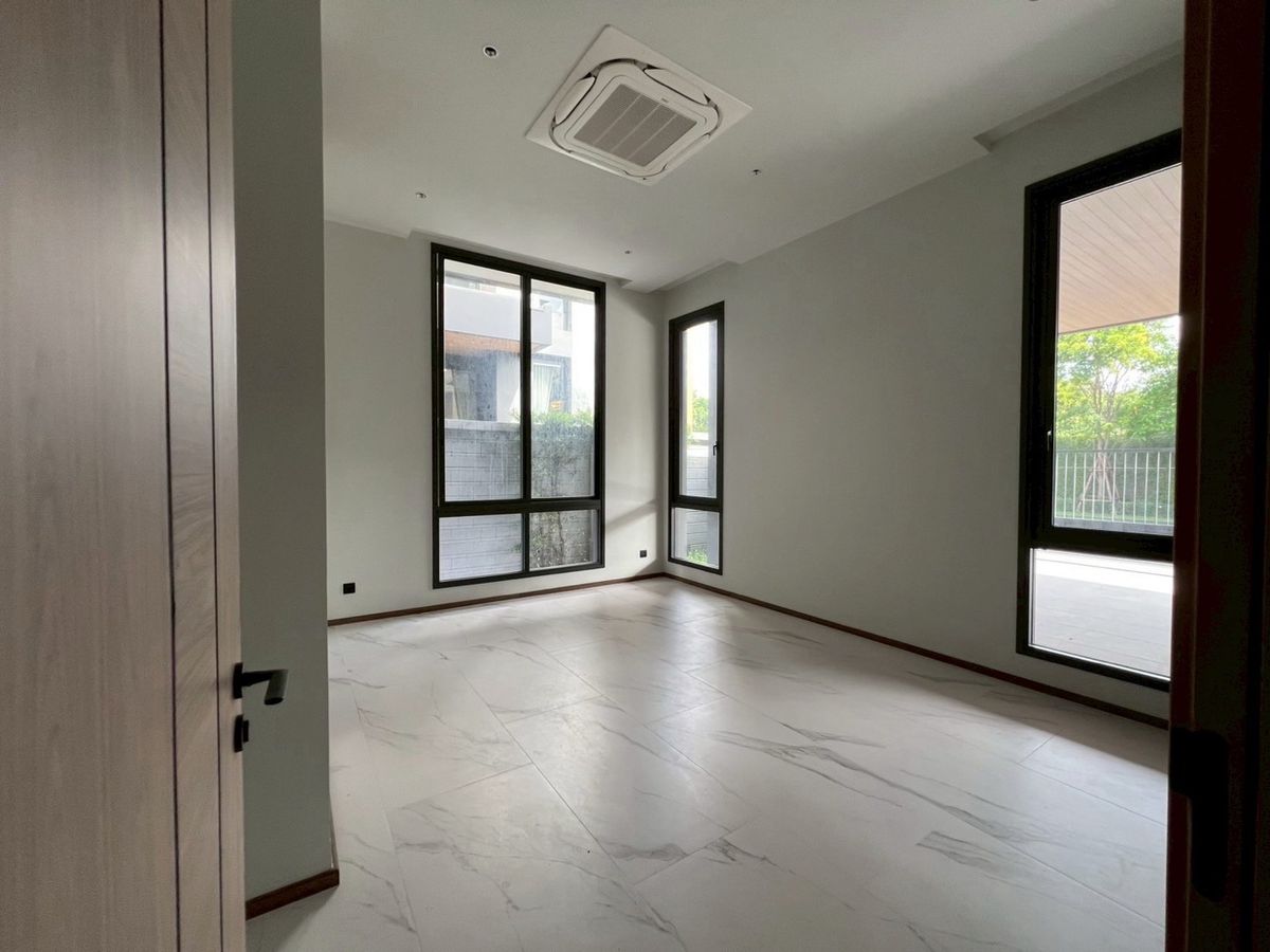 ขายบ้านพัฒนาการ ศรีนครินทร์ : 🏡 ขายบ้านหรู SIRANINN Residences พัฒนาการ 32 – บ้านเดี่ยว 2 ชั้น สไตล์โมเดิร์นลักชัวรี่ บนทำเลพรีเมียม