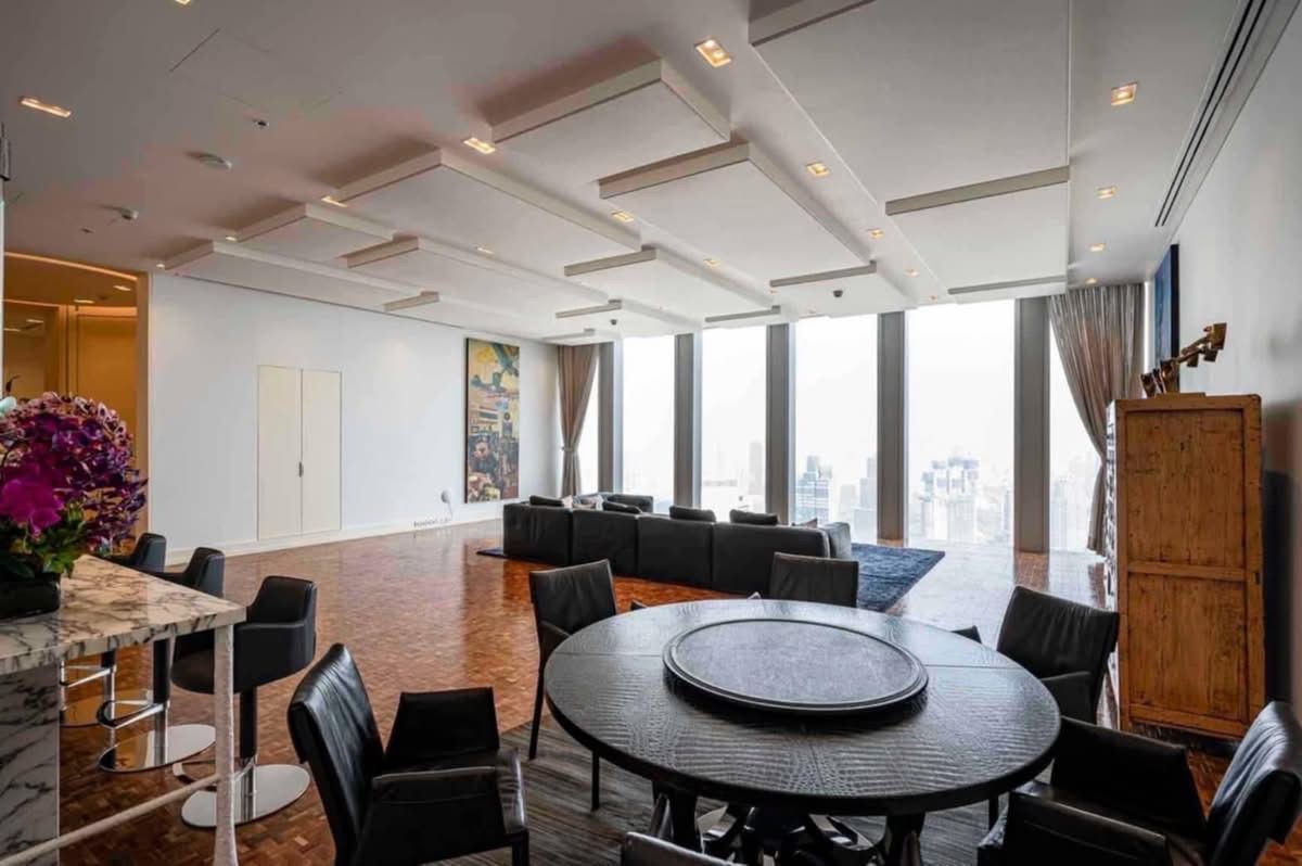 คอนโดสาทร นราธิวาส : 👀 สำรวจแบบ 3D - ห้องชุดลักซ์ชัวรี่ 3 ห้องนอน ขนาด 408 ตร.ม. บนชั้น 57 – The Ritz-Carlton Bangkok