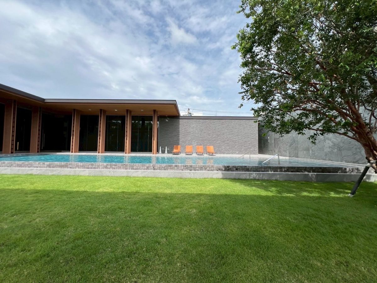 ขายบ้านพัฒนาการ ศรีนครินทร์ : 🏡 ขายบ้านหรู SIRANINN Residences พัฒนาการ 32 – บ้านเดี่ยว 2 ชั้น สไตล์โมเดิร์นลักชัวรี่ บนทำเลพรีเมียม