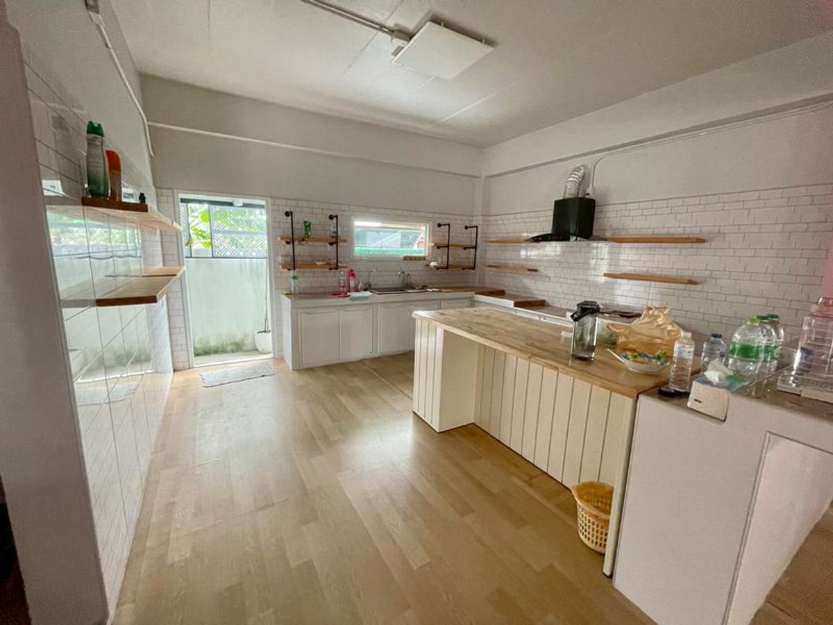 ให้เช่าบ้านลาดกระบัง สุวรรณภูมิ : ให้เช่า บ้าน 4 ชั้น พัฒนาการ 97 (ทำเป็นออฟฟิศ,ที่เก็บของ,ที่พักอาศัยได้) เลขที่ 576