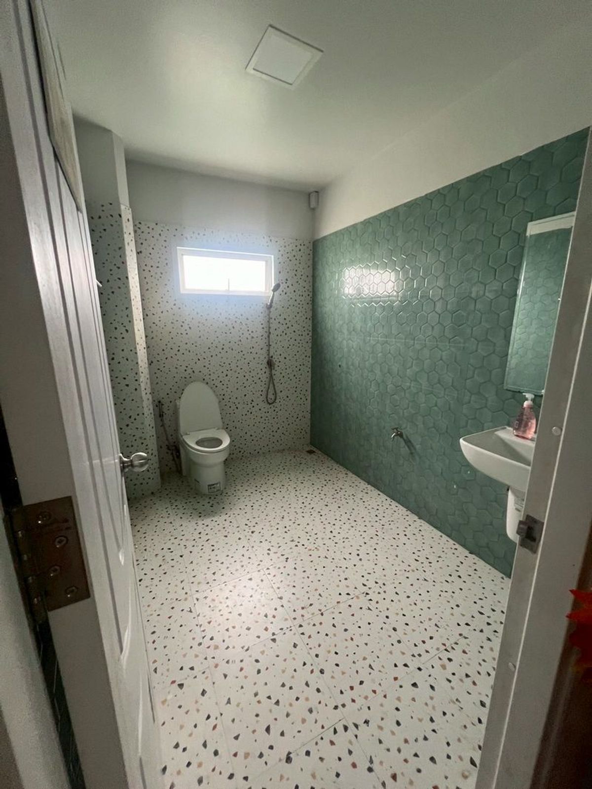 ให้เช่าบ้านลาดกระบัง สุวรรณภูมิ : ให้เช่า บ้าน 4 ชั้น พัฒนาการ 97 (ทำเป็นออฟฟิศ,ที่เก็บของ,ที่พักอาศัยได้) เลขที่ 576