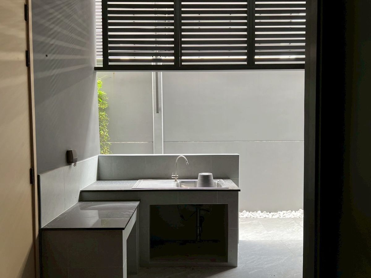 ขายบ้านพัฒนาการ ศรีนครินทร์ : 🏡 ขายบ้านหรู SIRANINN Residences พัฒนาการ 32 – บ้านเดี่ยว 2 ชั้น สไตล์โมเดิร์นลักชัวรี่ บนทำเลพรีเมียม