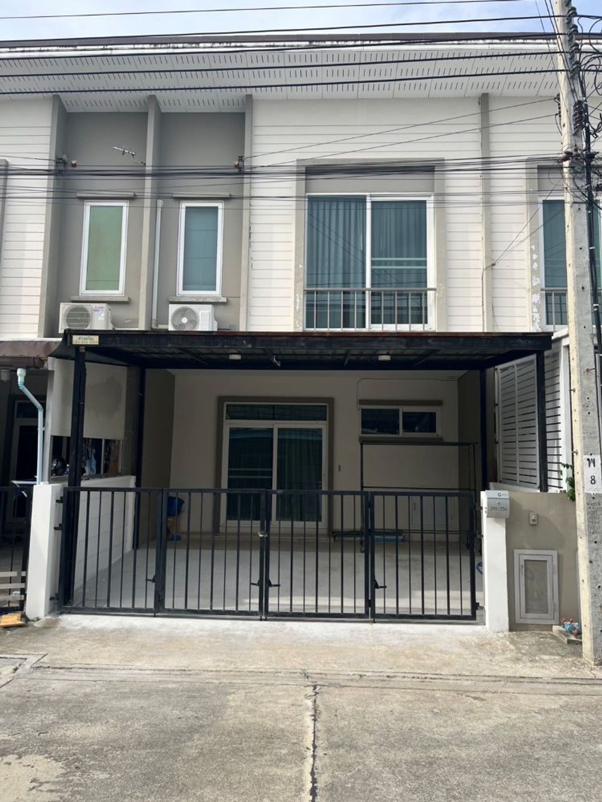 For SaleTownhomeSamut Prakan,Samrong : Selling or renting a 2 -story townhome with a good location, convenient to travel near Suvarnabhumi Airport.