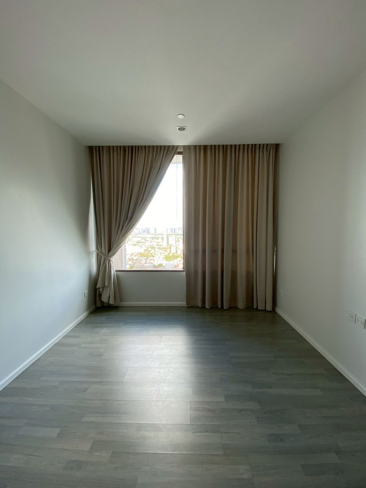 ขายคอนโดบางซื่อ วงศ์สว่าง เตาปูน : ขาย คอนโดทำเลดี ติด MRT // 333 Riverside // 1 Bed 1 Bath 46 ตร.ม. // ติดต่อ 094 456 1454 ฮัน