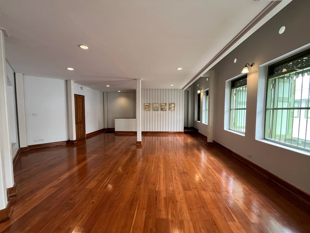 ให้เช่าอาคารพาณิชย์เยาวราช บางลำพู : ปล่อยเช่า อาคารพาณิชย์ 2 คูหา 3 ชั้น ย่าน เยาวราช - สำเพ็ง เขตเมืองเก่า ใกล้ รถไฟฟ้า MRT สามยอด 700 เมตร