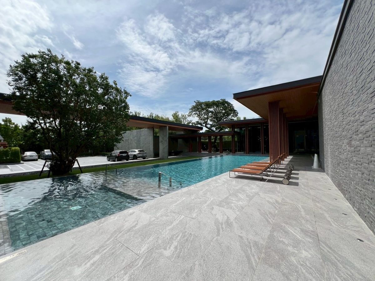 ขายบ้านพัฒนาการ ศรีนครินทร์ : 🏡 ขายบ้านหรู SIRANINN Residences พัฒนาการ 32 – บ้านเดี่ยว 2 ชั้น สไตล์โมเดิร์นลักชัวรี่ บนทำเลพรีเมียม