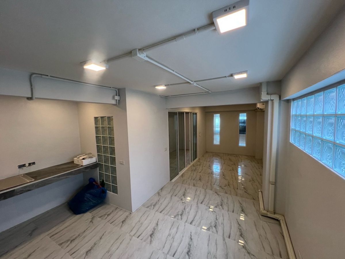 ให้เช่าโฮมออฟฟิศสาทร นราธิวาส : ปล่อยเช่า Home Office เย็นอากาศ - นางลิ้นจี่ สาทร , ใกล้ทางด่วน ถนนเชื้อเพลิง พระราม 4 สุขุมวิท 21