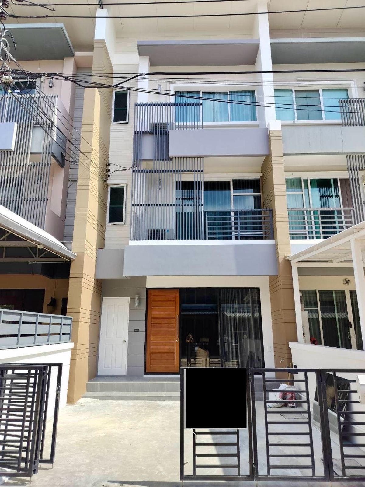 For SaleTownhomePattanakan, Srinakarin : 🏡 3-Storey Townhome for Sale – Fully Renovated & Ready to Move In Town Avenue Rama 9 – Krungthep Kreetha 7 by Sansiri