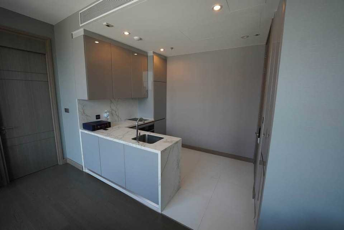 ให้เช่าคอนโดพระราม 9 เพชรบุรีตัดใหม่ RCA : ✨ GT15882 | คอนโด The Esse at Singha Complex เดินทางสะดวก ใกล้รถไฟฟ้าเอ็มอาที มีรถรับส่ง ห้องสวย เฟอร์นิเจอร์ครบ พร้อมอยู่!