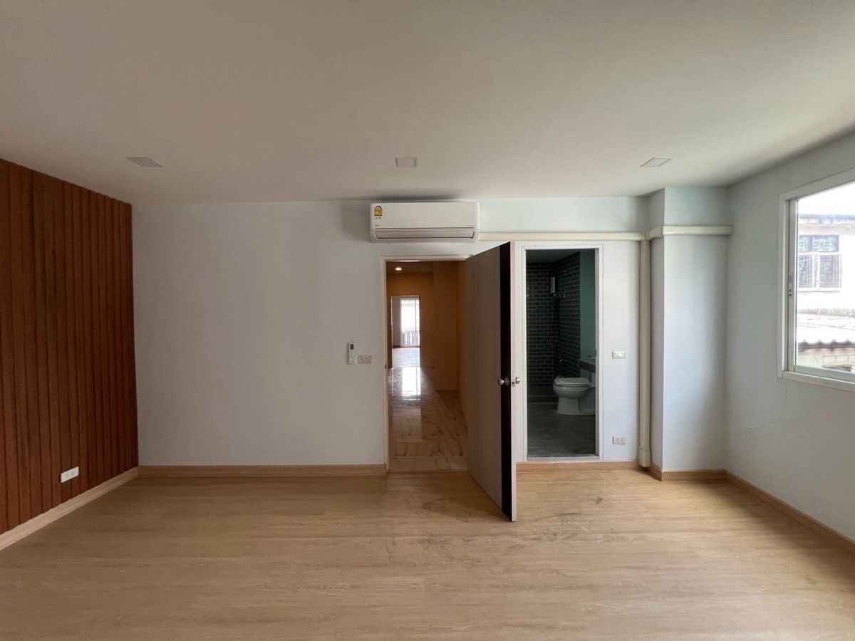 ให้เช่าโฮมออฟฟิศสาทร นราธิวาส : ปล่อยเช่า Home Office เย็นอากาศ - นางลิ้นจี่ สาทร , ใกล้ทางด่วน ถนนเชื้อเพลิง พระราม 4 สุขุมวิท 21