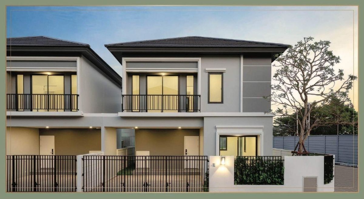 For SalePathum Thani,Rangsit, Thammasat : Twin house for sale, 2 storey 36.7 sq.w., Britania Village, Ring-Jatujot Just renovated the new way, the best value around the house. Very good atmosphere