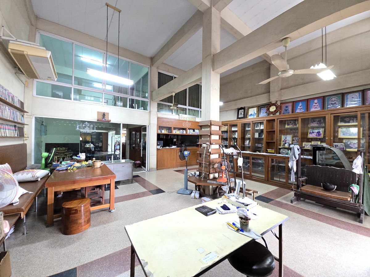 For SaleShop HouseMahachai Samut Sakhon : Sell ​​4 -story commercial building, 4th floor, 2 mezzanine, 2 buildings