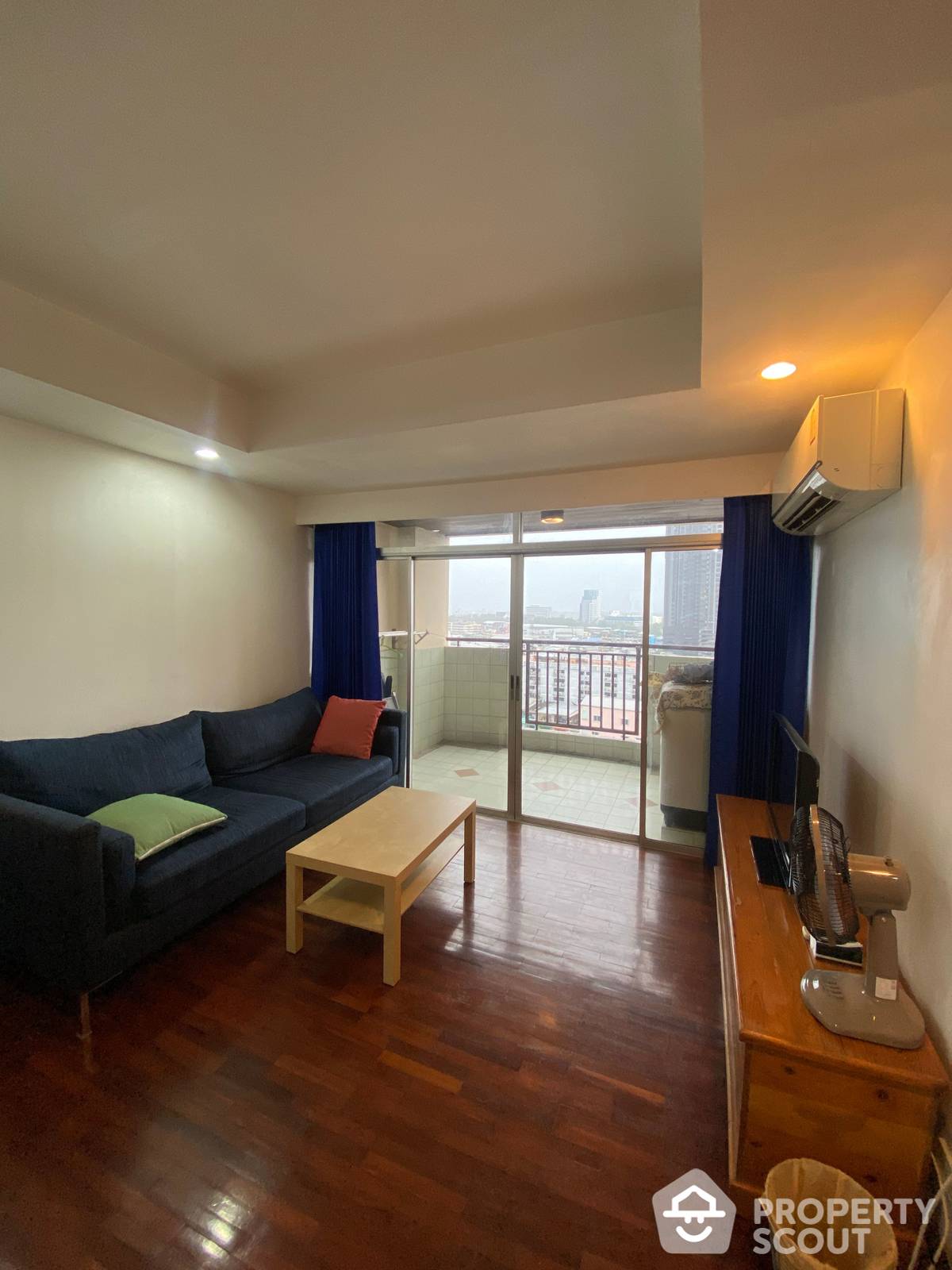 For RentCondoSukhumvit, Asoke, Thonglor : 1-BR Condo at Monterey Place Sukhumvit 16 near MRT Queen Sirikit National Convention Centre