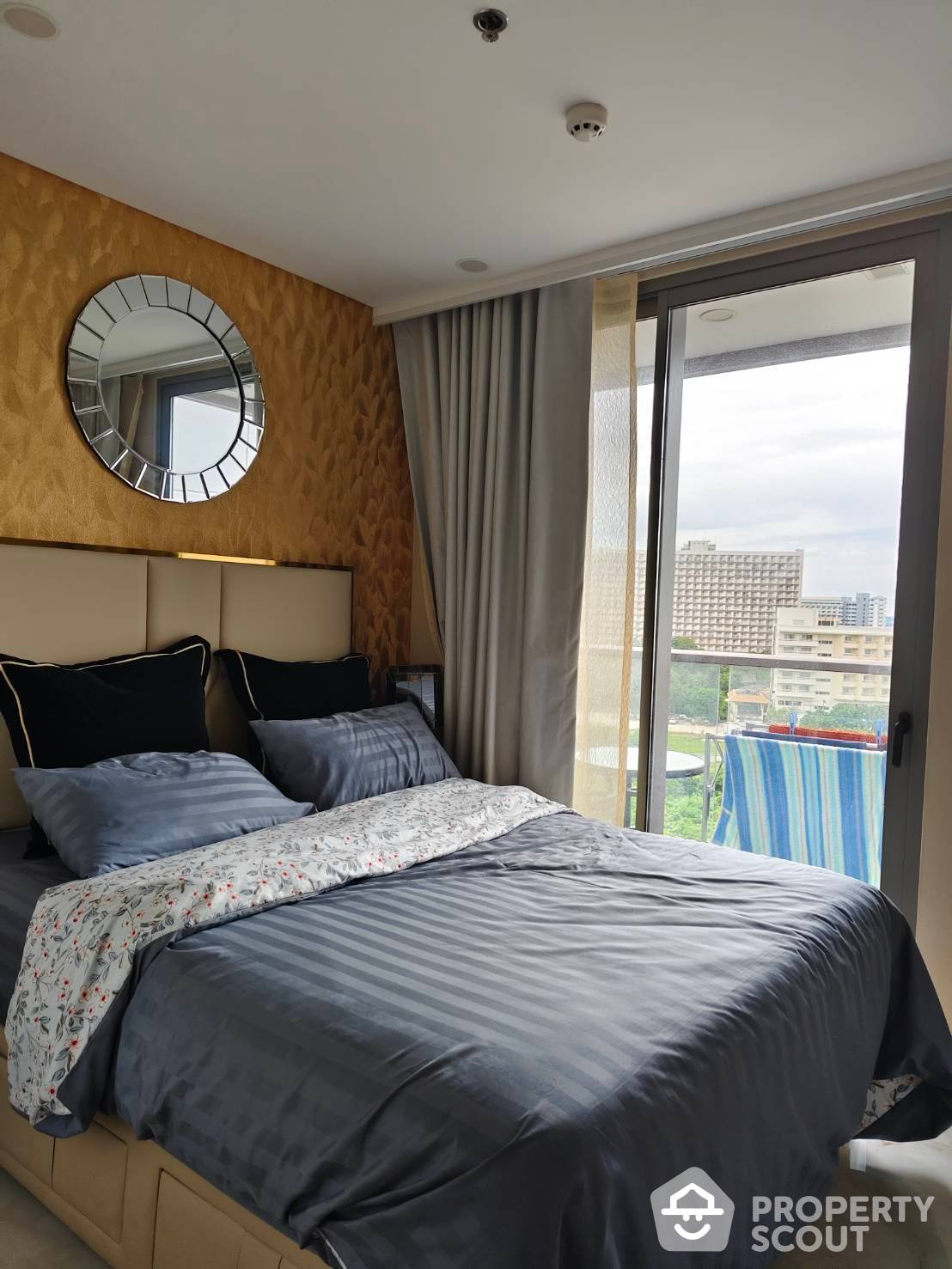 For RentCondoPattaya, Bangsaen, Chonburi : 1-BR Condo at Copacabana Beach Jomtien close to Jomtien Beach