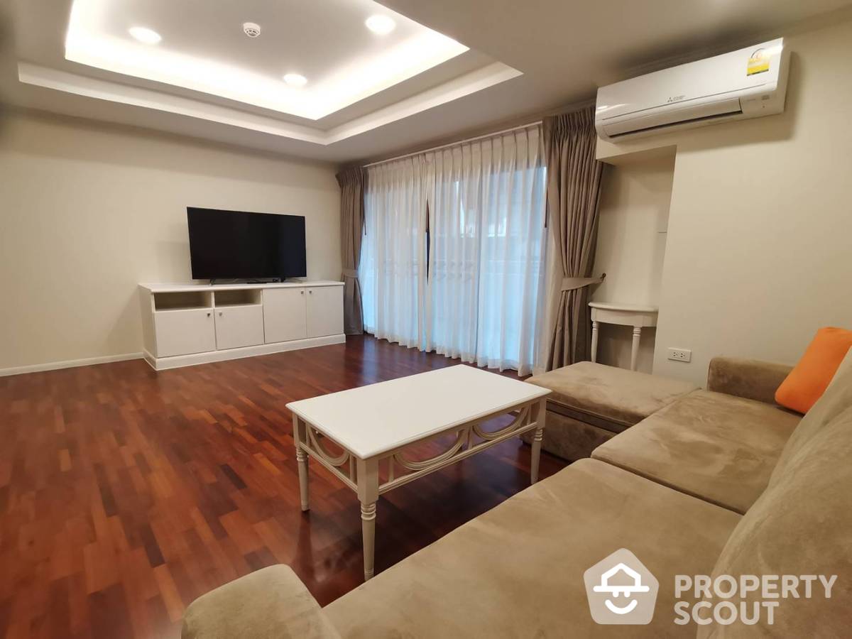 For RentCondoSukhumvit, Asoke, Thonglor : 2-bed 2-bath condo size 120 sq.m. at condominium by BTS Phrom Phong for rent