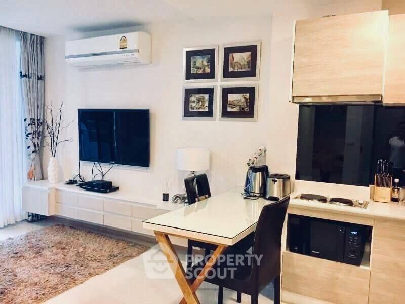 For SaleCondoPattaya, Bangsaen, Chonburi : 2-BR Condo at Acqua Condominium Jomtien close to Jomtien Beach