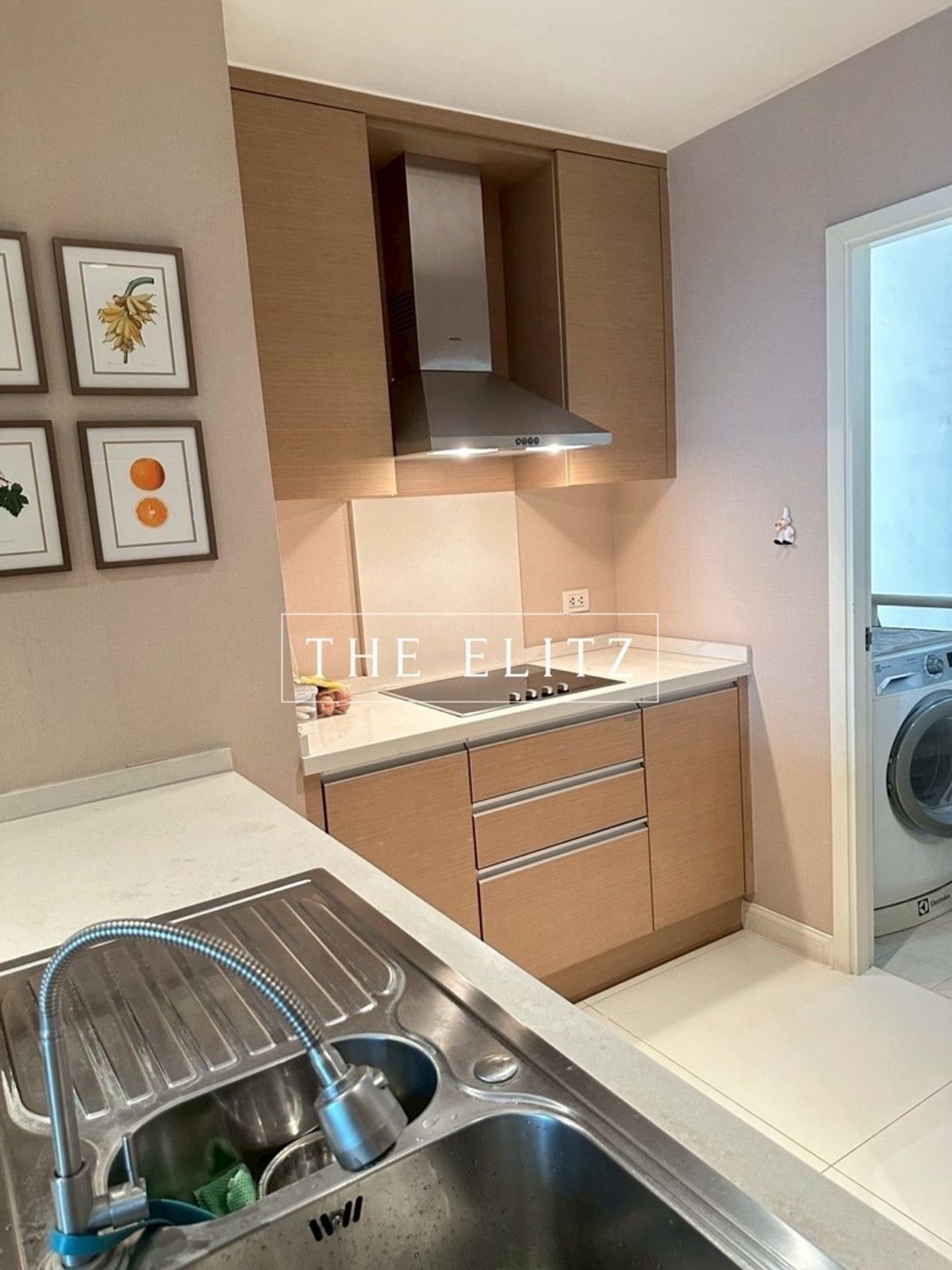 For SaleCondoSathorn, Narathiwat : ✨ Located in a condo but feel like a mansion in the sky, The Empire Place, a large room, full function ✔