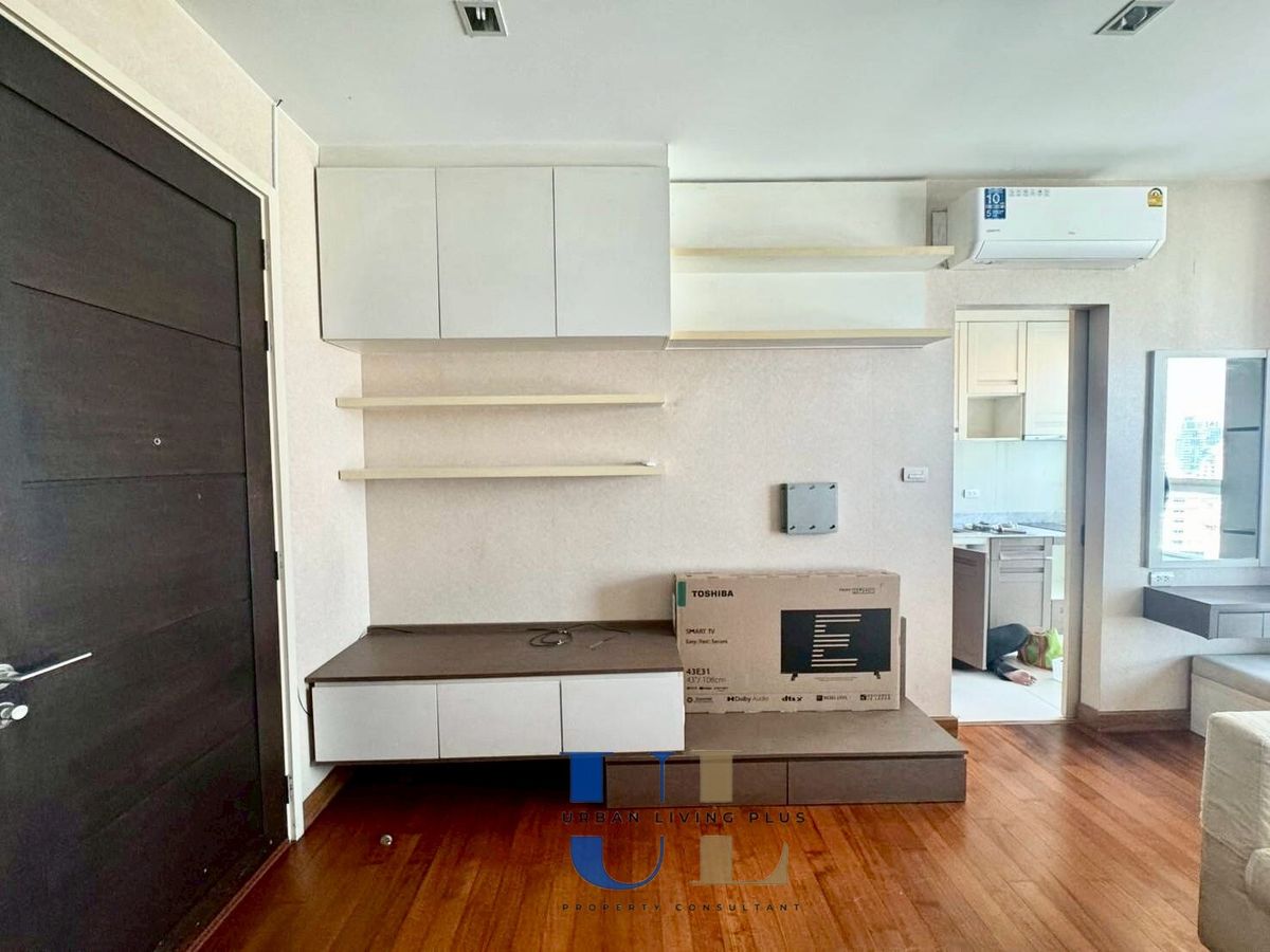 For SaleCondoSathorn, Narathiwat : ( UL2506242 ) Tel/Line 096-2479369 , FOR SELL!!! IVY SATHORN  STUDIO ROOM 33.3 SQ.M. HIGH FLOOR , NICE VIEW