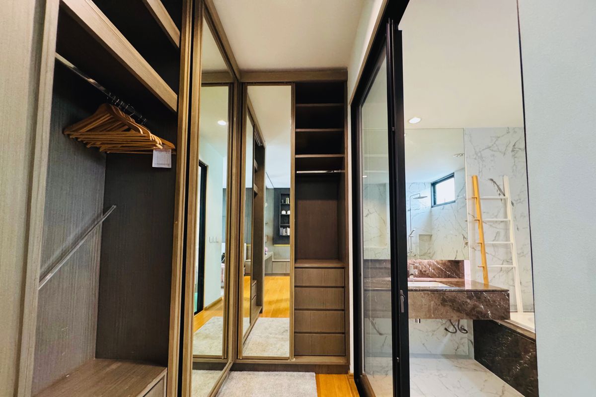 For SaleTownhomePattanakan, Srinakarin : Best for investment in BKK prime location ,For Sale – Corner Townhome | 4 Storeys | Nirvana Define Srinakarin-Rama 9