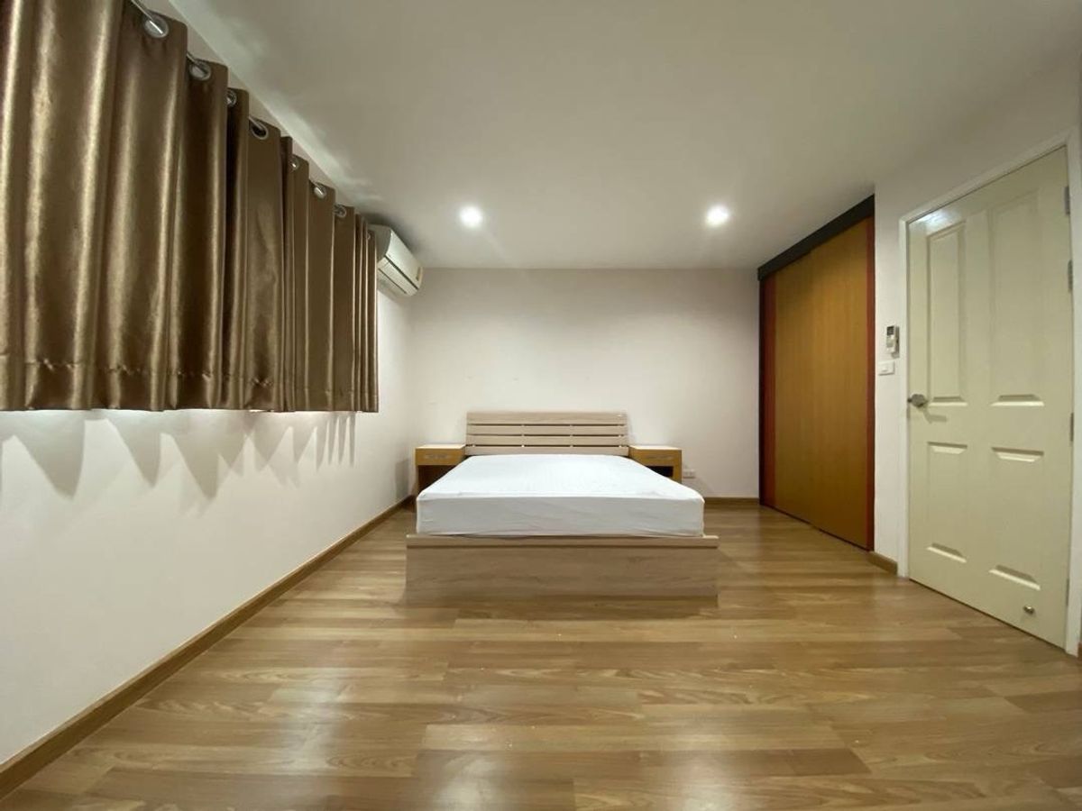 For RentTownhomePattanakan, Srinakarin : Rent 3 -story townhome, Village City Phatthanakan 38