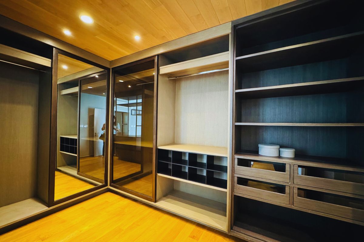 For SaleTownhomePattanakan, Srinakarin : Best for investment in BKK prime location ,For Sale – Corner Townhome | 4 Storeys | Nirvana Define Srinakarin-Rama 9