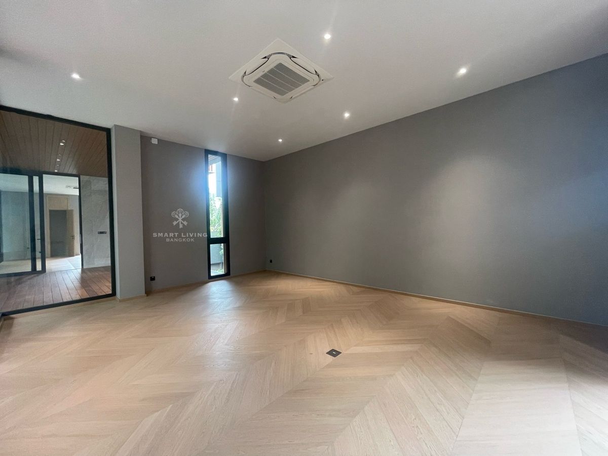 For SaleHouseBang Sue, Wong Sawang, Tao Pun : 📢 Ultra-Luxury 3-Storey Home . A masterpiece of elegance with a private pool, lift, fitness room, personal butler, central courtyard garden, decorate in your preferred style.Located in Prachachuen peaceful, easy access to multiple routes.