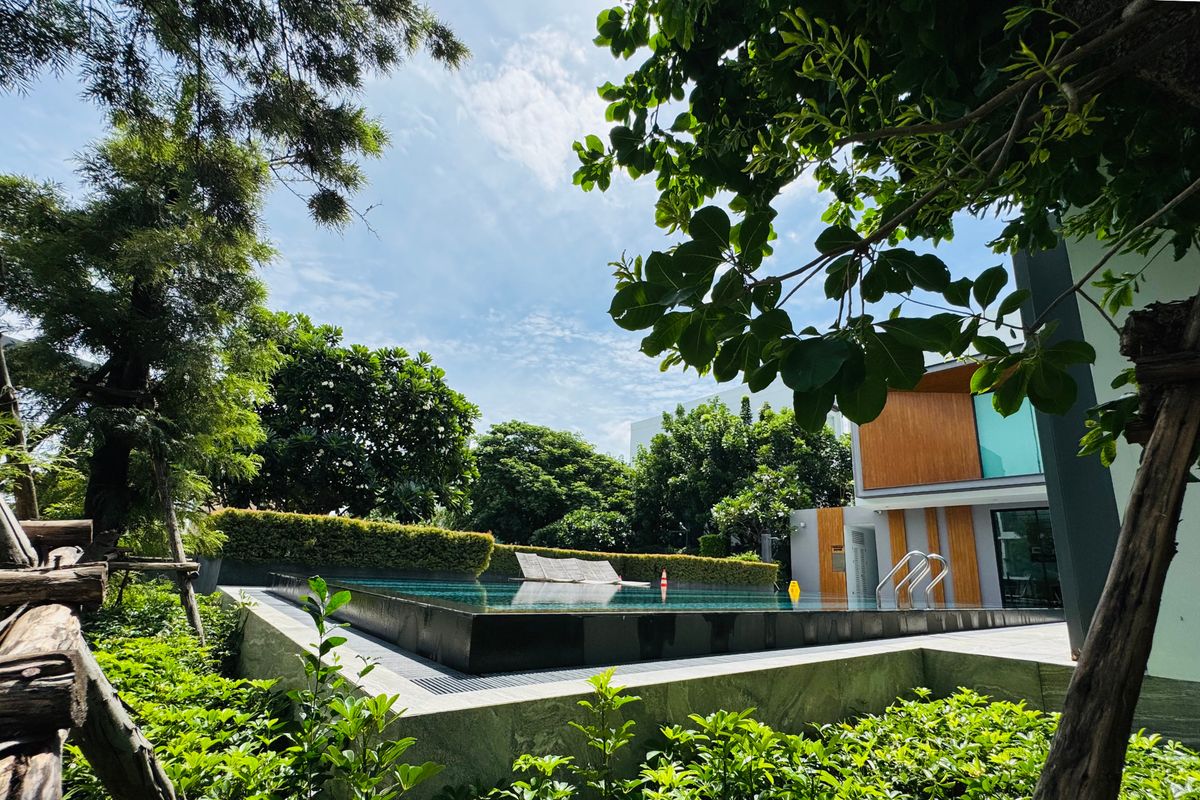 For SaleTownhomePattanakan, Srinakarin : Best for investment in BKK prime location ,For Sale – Corner Townhome | 4 Storeys | Nirvana Define Srinakarin-Rama 9