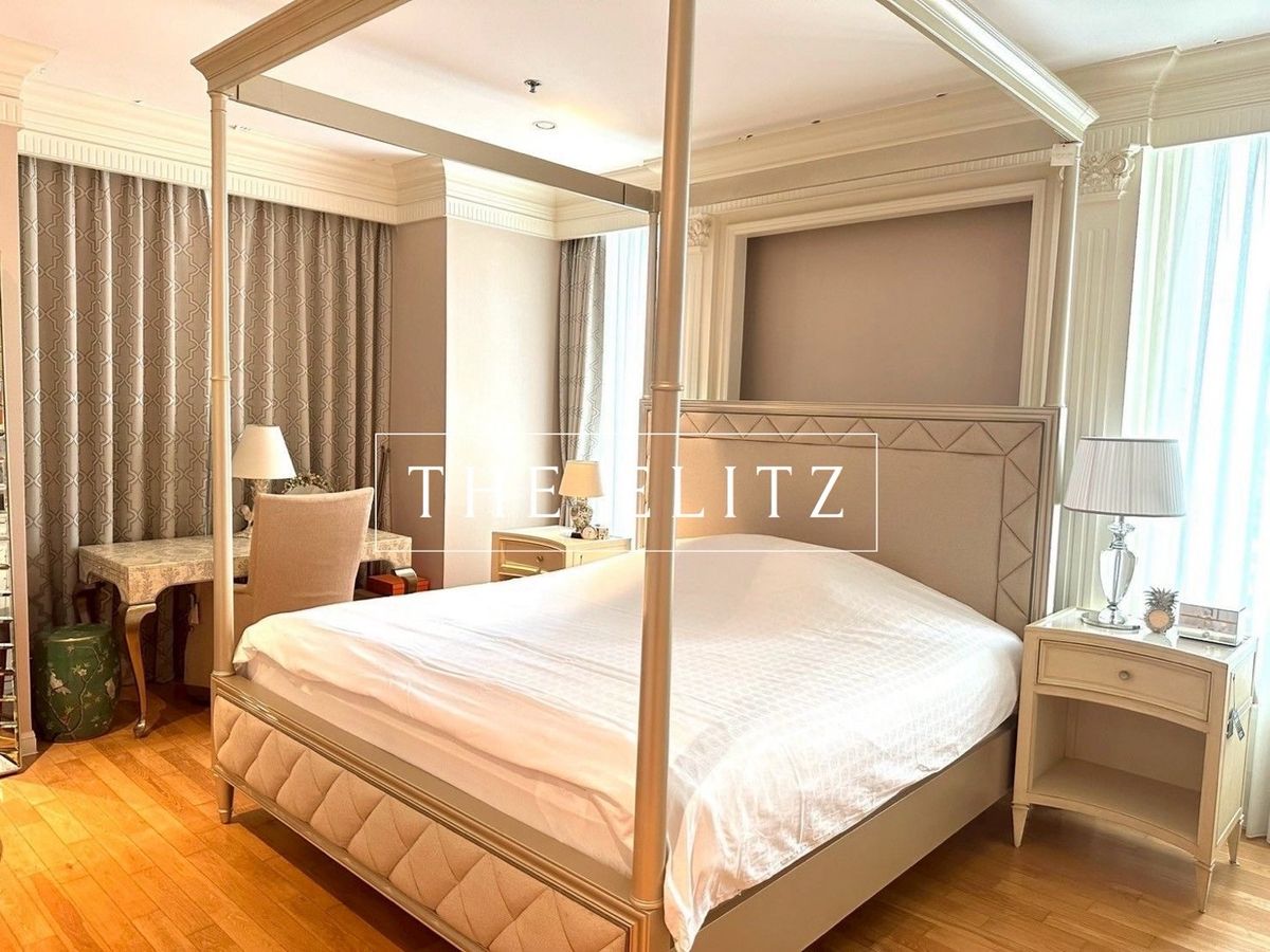 For SaleCondoSathorn, Narathiwat : ✨ Located in a condo but feel like a mansion in the sky, The Empire Place, a large room, full function ✔