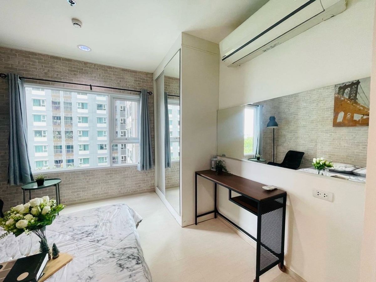 For RentCondoSamut Prakan,Samrong : ASPIRE ERWAN TOWER B condo for rent, Building B 8, Swimming Pool view, size 30.00 sq.m., price 9,000 baht