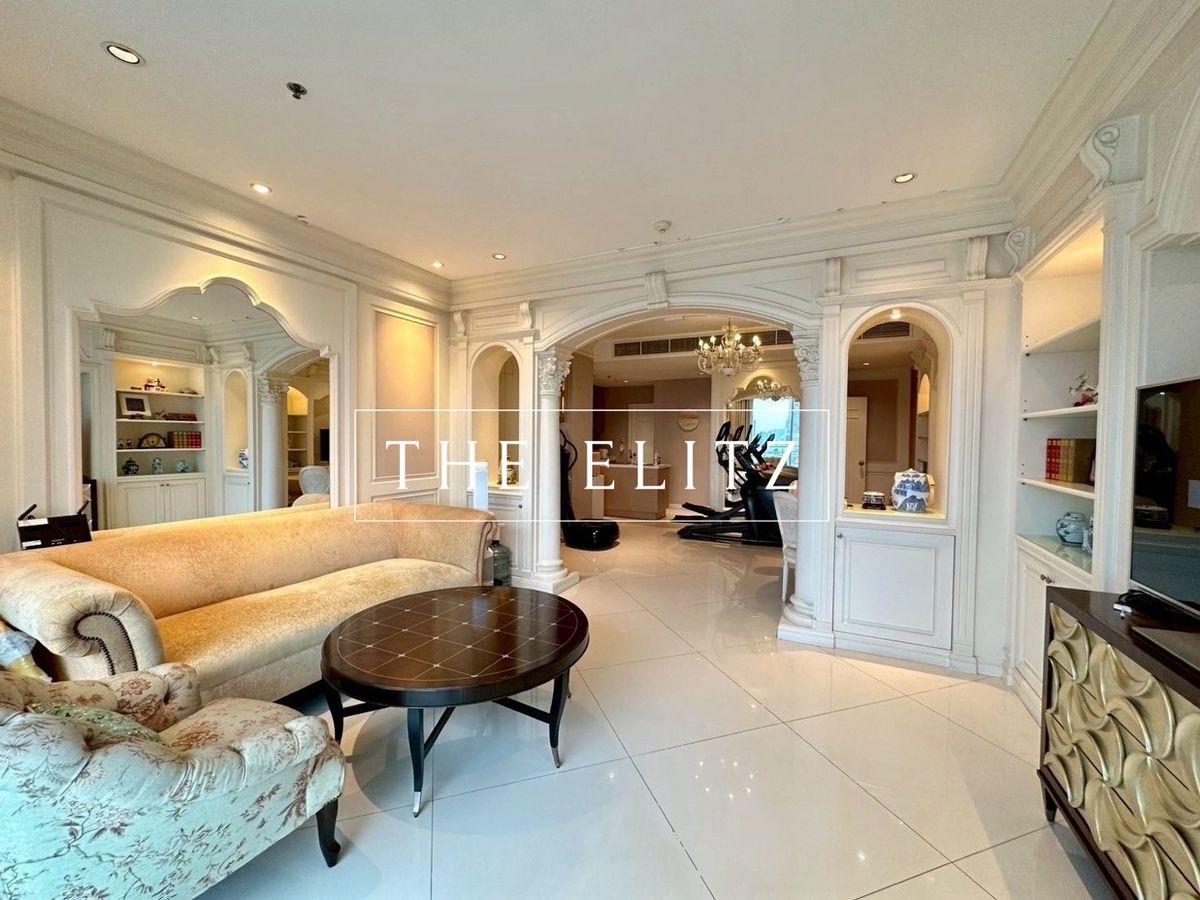 For SaleCondoSathorn, Narathiwat : ✨ Located in a condo but feel like a mansion in the sky, The Empire Place, a large room, full function ✔