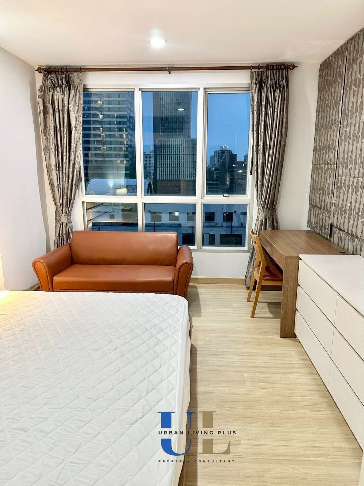 For SaleCondoSathorn, Narathiwat : ( UL2506243 ) Tel/Line 096-2479369 ,  FOR SELL LIFE @SATHORN10✨ 1 Bedroom 1 Bathroom 41 Sq.M. New Renovation, Nice room 