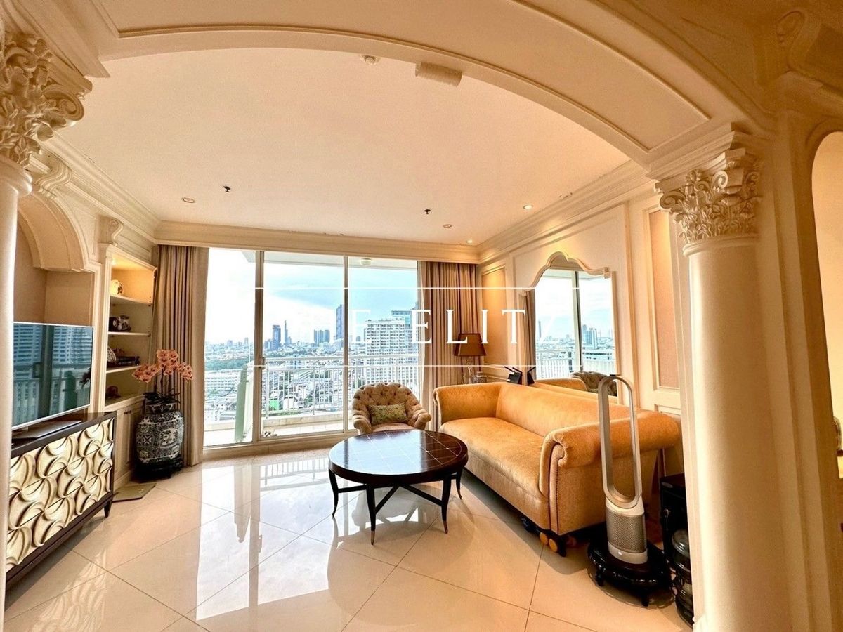 For SaleCondoSathorn, Narathiwat : ✨ Located in a condo but feel like a mansion in the sky, The Empire Place, a large room, full function ✔