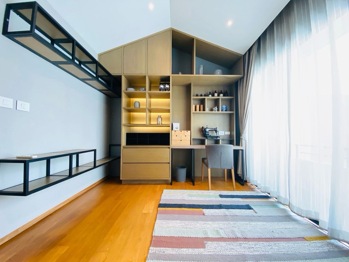 Home OfficePattanakan, Srinakarin : Selling with tenants! Golden opportunity for 4 -story townhome investors, luxury design corner, Modern Luxury, Nirvana Define Quality Project Srinakarin - Rama 9