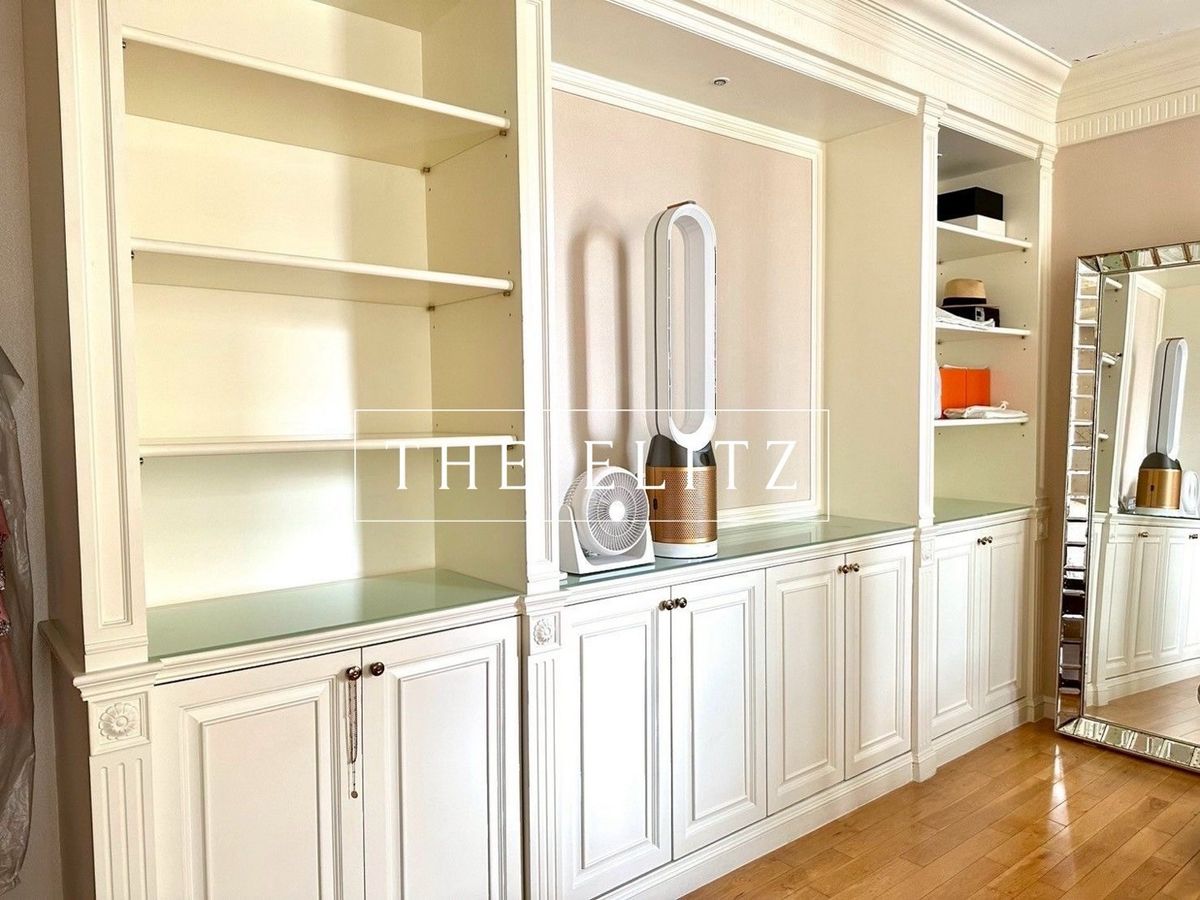 For SaleCondoSathorn, Narathiwat : ✨ Located in a condo but feel like a mansion in the sky, The Empire Place, a large room, full function ✔