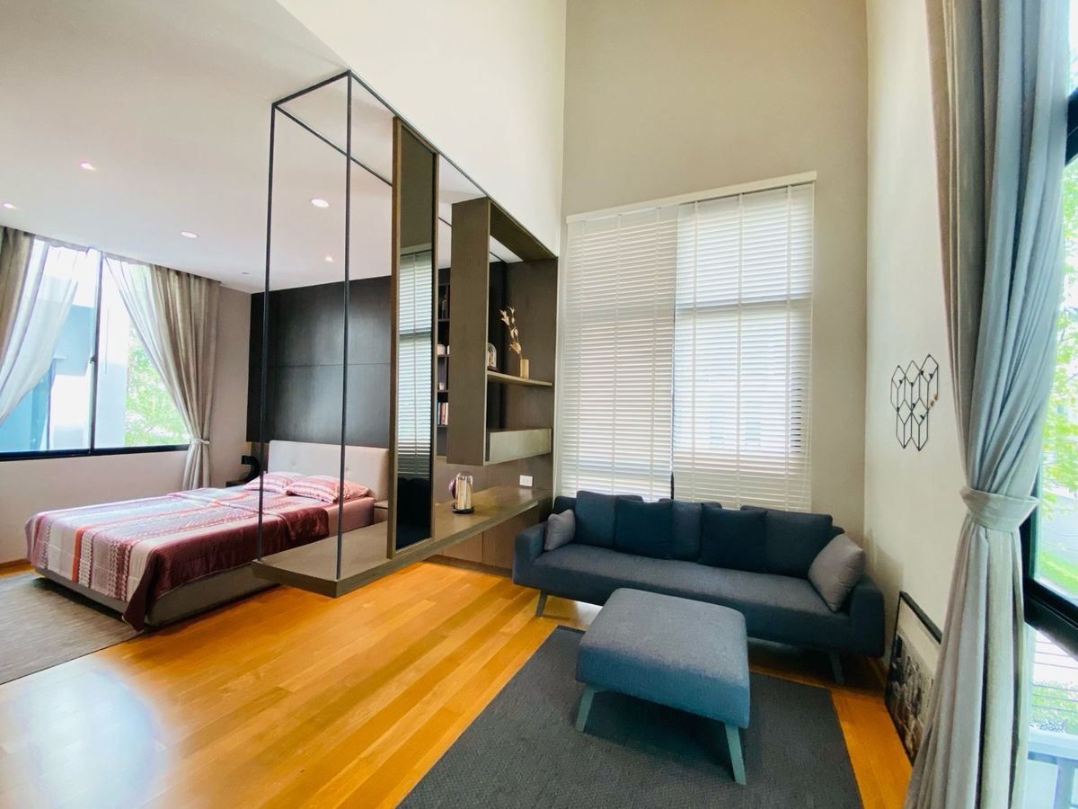 Home OfficePattanakan, Srinakarin : Selling with tenants! Golden opportunity for 4 -story townhome investors, luxury design corner, Modern Luxury, Nirvana Define Quality Project Srinakarin - Rama 9