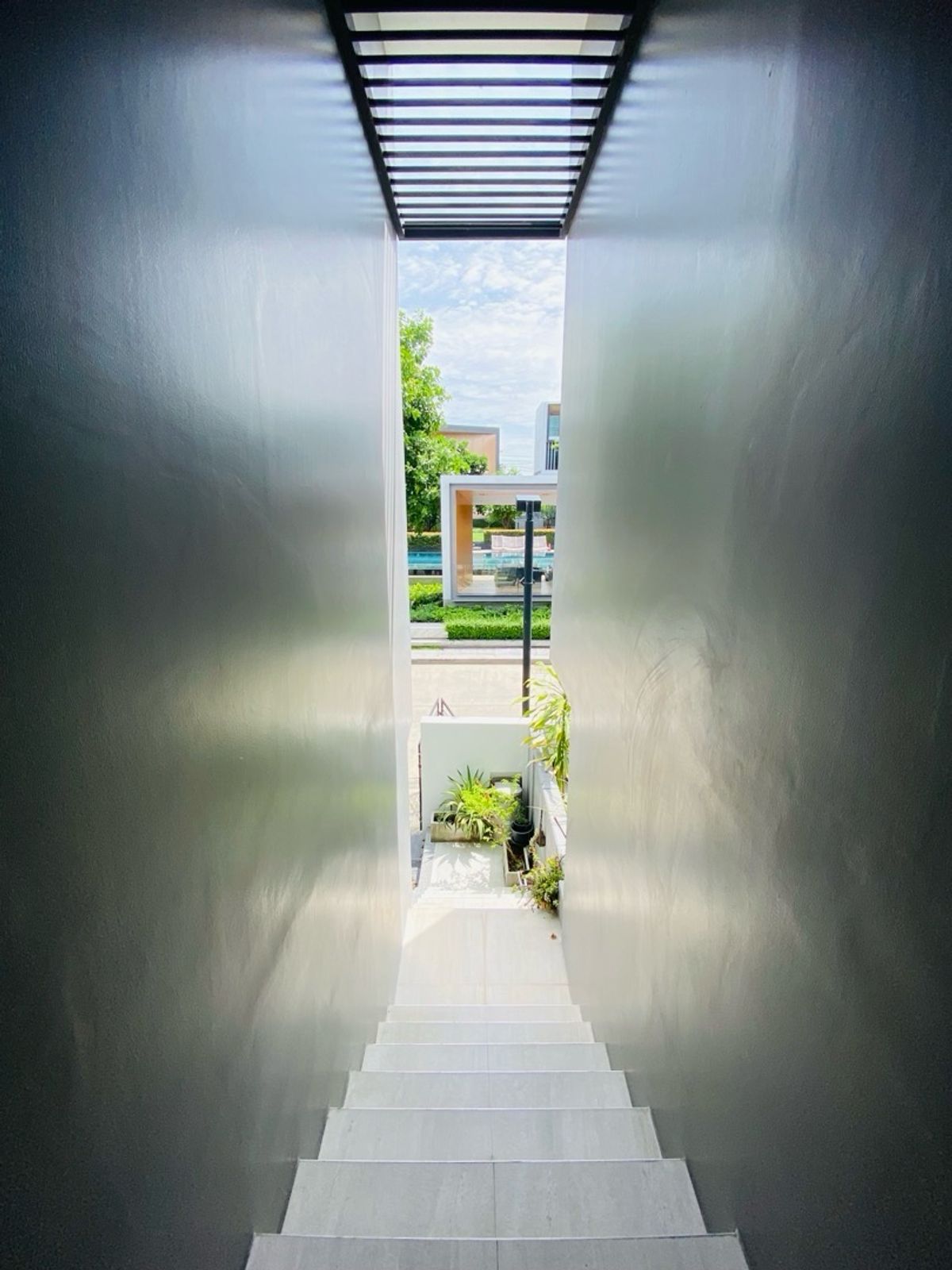 Home OfficePattanakan, Srinakarin : Selling with tenants! Golden opportunity for 4 -story townhome investors, luxury design corner, Modern Luxury, Nirvana Define Quality Project Srinakarin - Rama 9