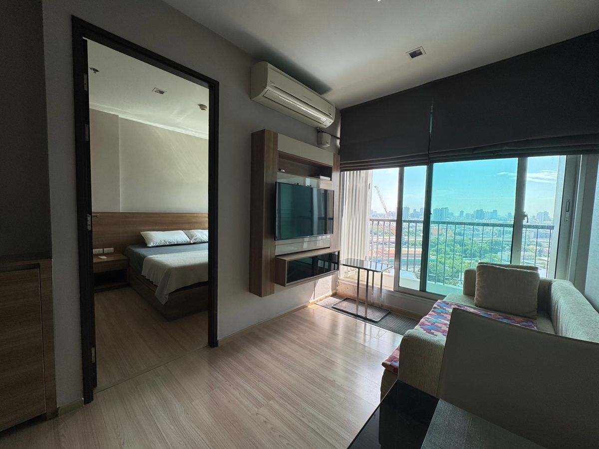 For RentCondoSathorn, Narathiwat : Rhythm Sathorn is available for rent at a special price of 16,500/month. Inquire!