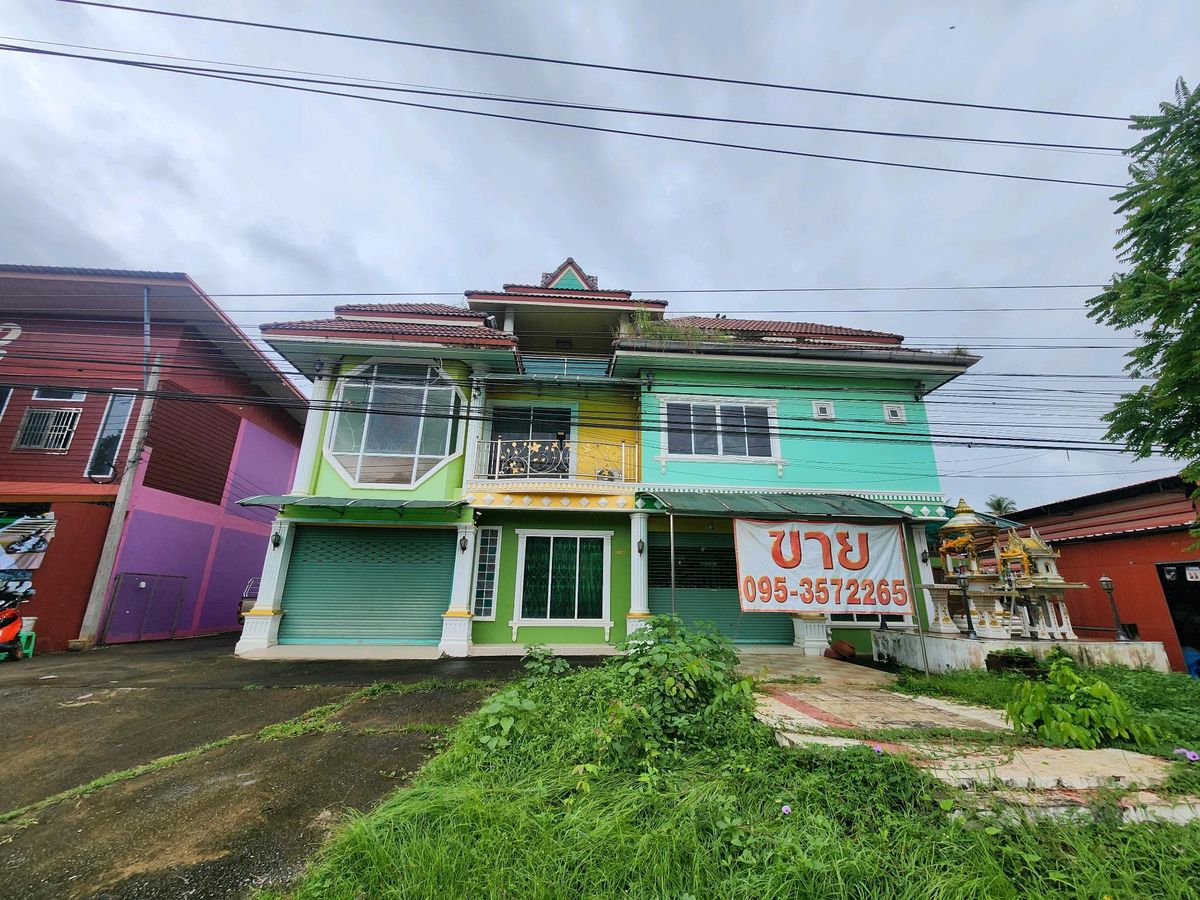 ขายบ้านอุตรดิตถ์ : ขายด่วนลดราคาพิเศษ! บ้านเดี่ยว 3 ชั้น (บ้านแม่เฉย) ติดถนนทางหลวงอุตรดิตถ์-แพร่
