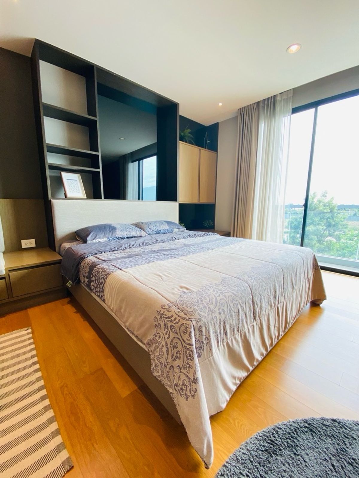 Home OfficePattanakan, Srinakarin : Selling with tenants! Golden opportunity for 4 -story townhome investors, luxury design corner, Modern Luxury, Nirvana Define Quality Project Srinakarin - Rama 9