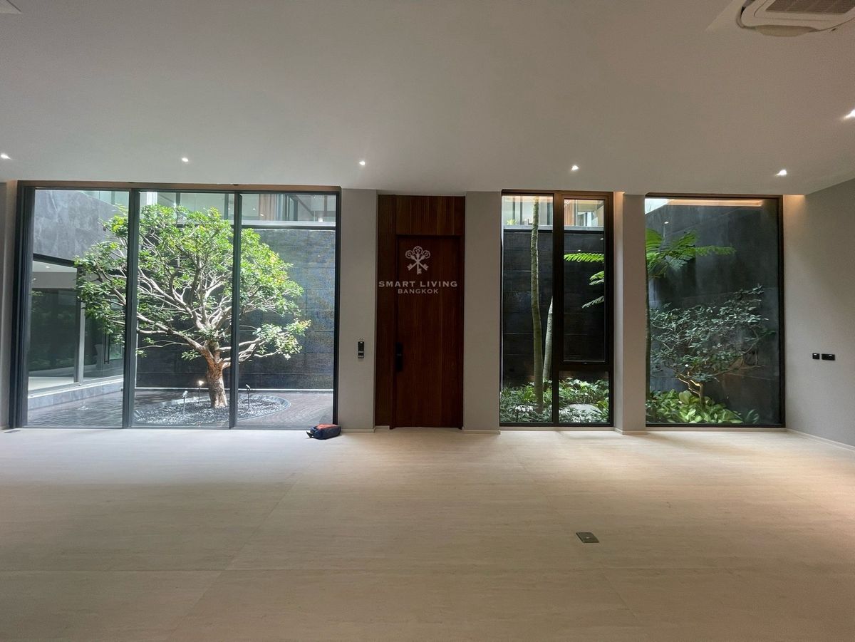 For SaleHouseBang Sue, Wong Sawang, Tao Pun : 📢 Ultra-Luxury 3-Storey Home . A masterpiece of elegance with a private pool, lift, fitness room, personal butler, central courtyard garden, decorate in your preferred style.Located in Prachachuen peaceful, easy access to multiple routes.