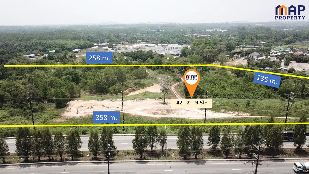 ขายที่ดินจันทบุรี : ขายที่ดิน  ริมถนนสุขุมวิท  42 ไร่ หน้ากว้าง 358 เมตร