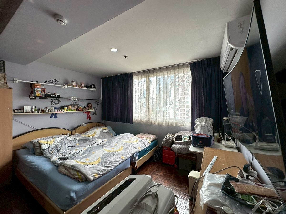 For SaleCondoSilom, Saladaeng, Bangrak : For Sale: Silom Park View 🏙️ Near BTS Sala Daeng 🚆 Great Price 💰 Spacious Unit 🛋️