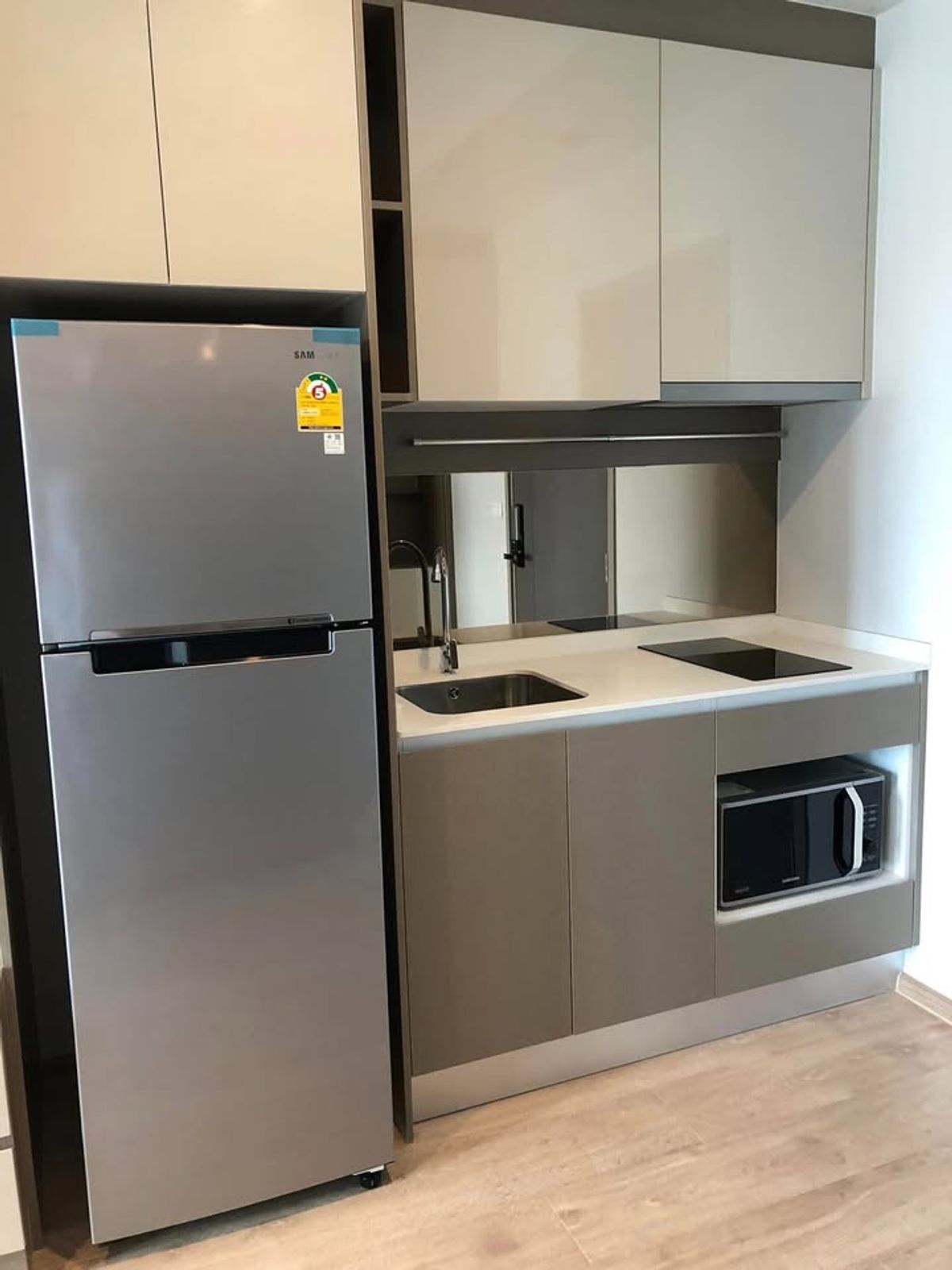 For RentCondoRama9, Petchburi, RCA : 🏙️ Rent IDEO RAMA 9 - Asoke | 1 bedroom near MRT Rama 9 🚇 ✨ complete condo, ready to walk in just 5 minutes to MRT Rama 9, the gold location in the heart. New CBD Rama 9 - Asoke