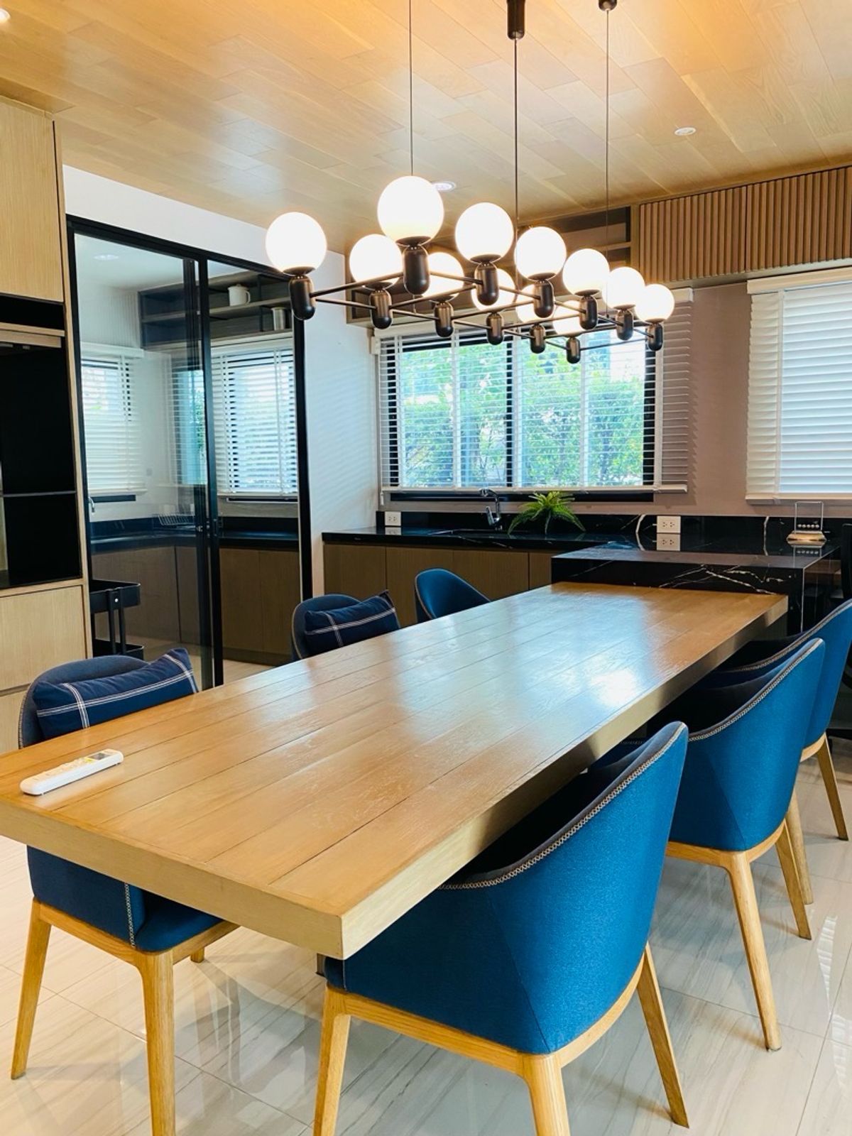 Home OfficePattanakan, Srinakarin : Selling with tenants! Golden opportunity for 4 -story townhome investors, luxury design corner, Modern Luxury, Nirvana Define Quality Project Srinakarin - Rama 9