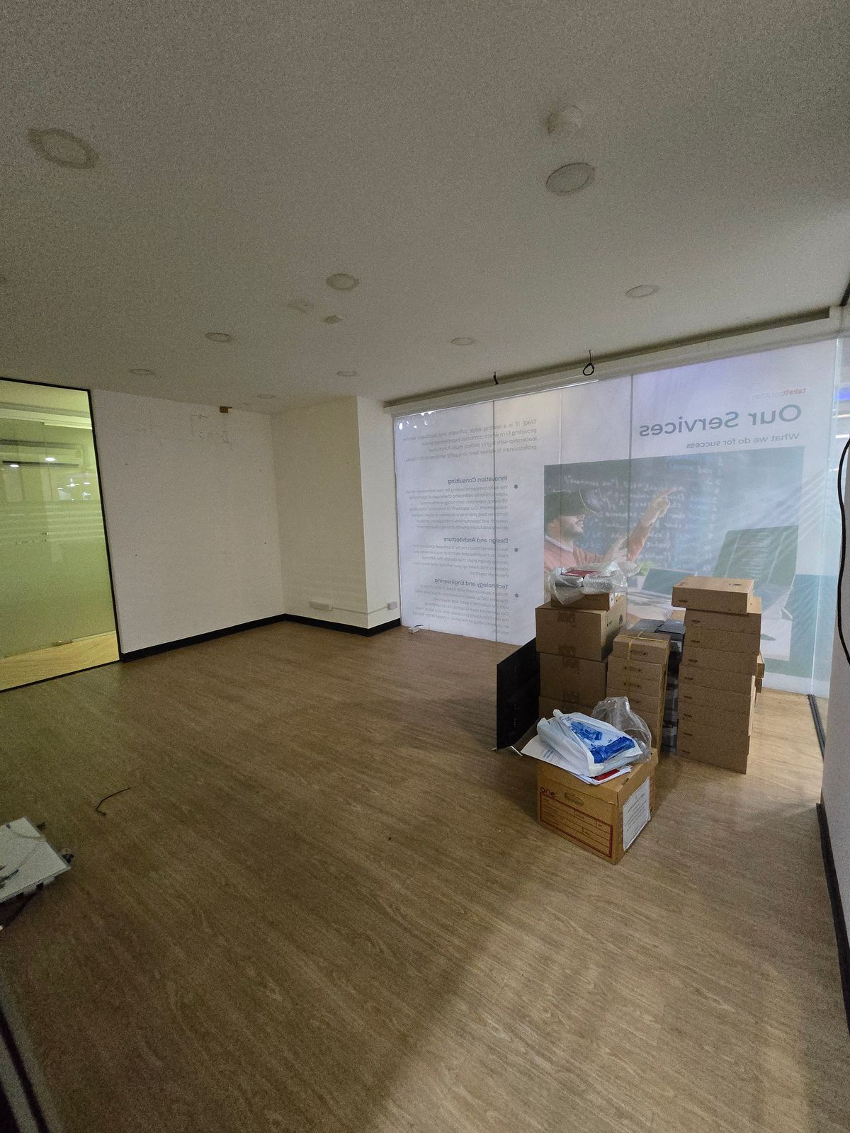 For RentOfficeRatchadapisek, Huaikwang, Suttisan : Large Office Space in Ratchada