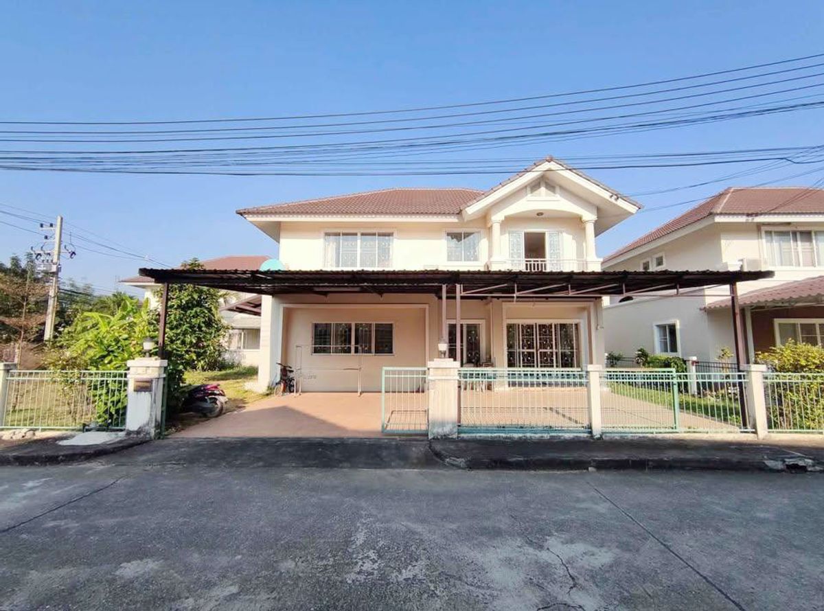 For RentHouseChiang Mai : House in the project Rent 16,000 baht per month, near Charoen Charoen Market, only 10 minutes. No.13H629