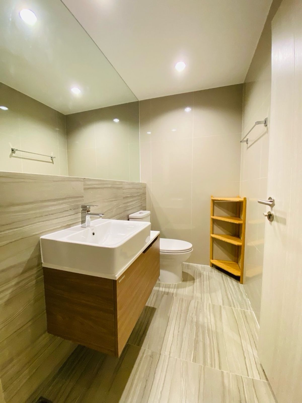 Home OfficePattanakan, Srinakarin : Selling with tenants! Golden opportunity for 4 -story townhome investors, luxury design corner, Modern Luxury, Nirvana Define Quality Project Srinakarin - Rama 9